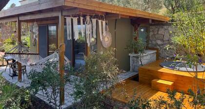 Cozy Villa Retreat with Pool & Jacuzzi