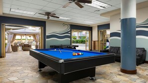 Games room - Central Waikiki Stay Near Beach, Shops & Spacious 1BR Suite Comfort (Honolulu)