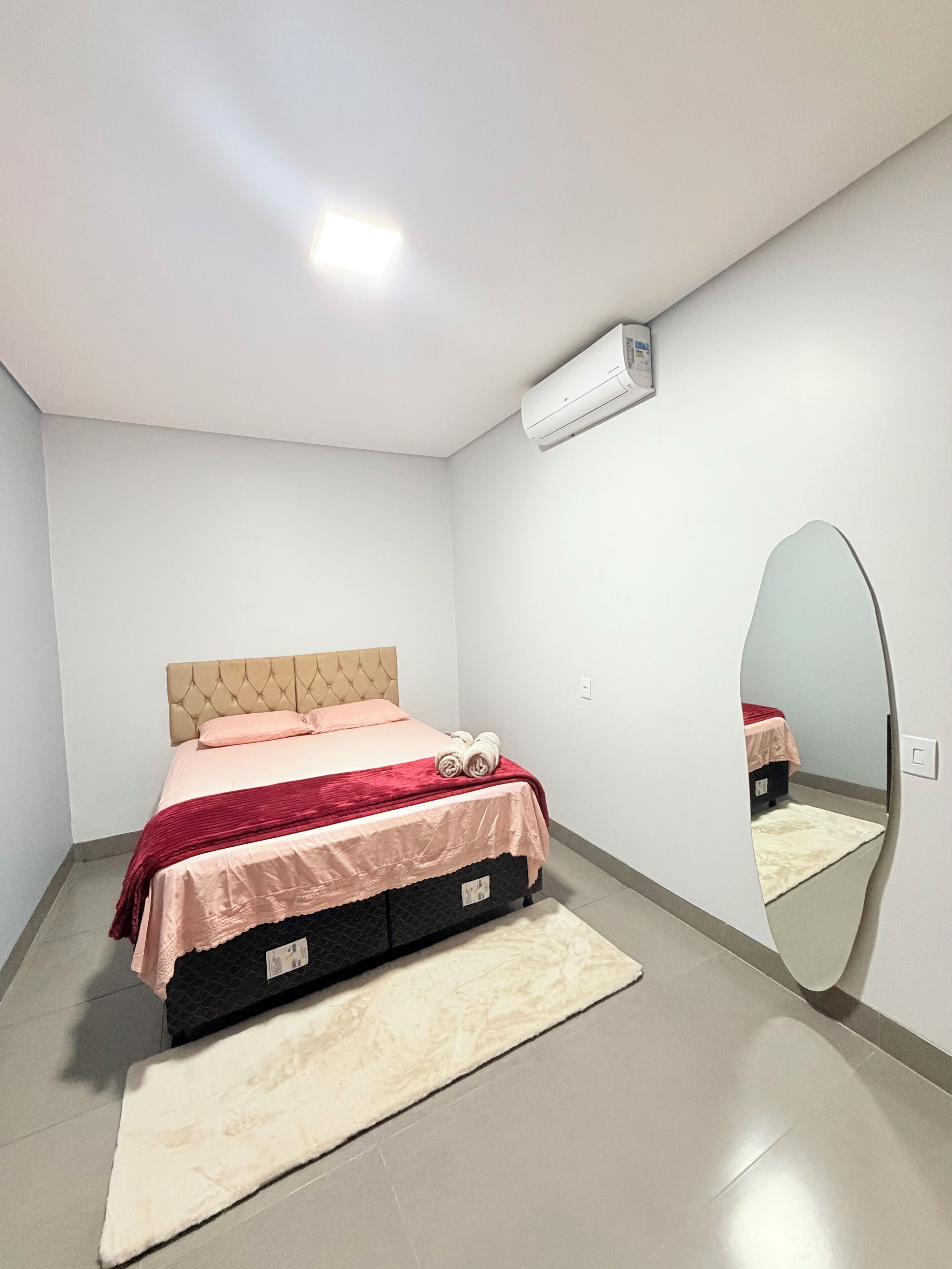 精品双人房 | 遮光窗帘、熨斗/熨衣板