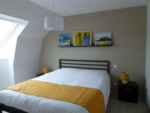 2 bedrooms, iron/ironing board, WiFi, bed sheets - Location 300 m from the Beach (Roscoff)