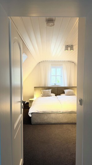1 chambre, bureau, fer et planche à repasser, accès au Wi-Fi (inclus)