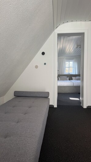 1 habitación, escritorio, tabla de planchar con plancha y wifi gratis 