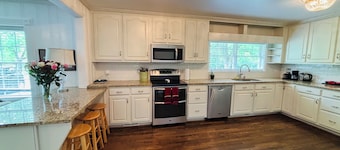 Walking distance to Be in Health 3-bedroom home on 17 acres 2 full bathrooms.