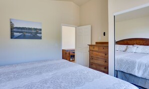 WiFi, bed sheets - Yosemite Retreat Near Bass Lake & Town w/ King Bed (Oakhurst)
