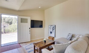 TV - Yosemite Retreat Near Bass Lake & Town w/ King Bed (Oakhurst)
