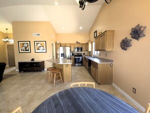 Private kitchen - Private Desert Oasis with resort like amenities (Goodyear)