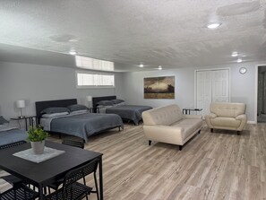 1 bedroom, iron/ironing board, WiFi, bed sheets - Modern Open Studio - 3 Beds - 2 queens & 1–Full Sleeps 6- Near Local Attractions (Marksville)