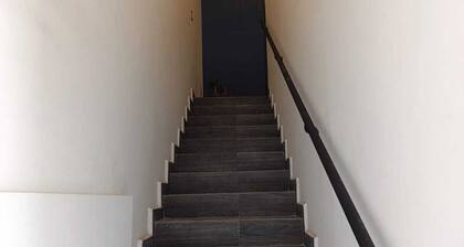 Private and secure suite 2 minutes from the airport