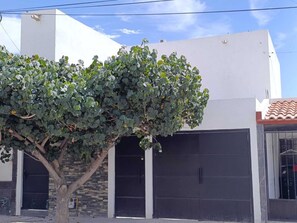Exterior - Private and secure suite 2 minutes from the airport (Torreón)
