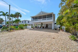 Exterior - Coastal 2BR Duplex – Near Beach, Parks, Dining & Free Trolley (Bradenton Beach)
