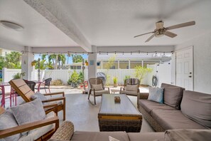 Terrace/patio - Coastal 2BR Duplex – Near Beach, Parks, Dining & Free Trolley (Bradenton Beach)