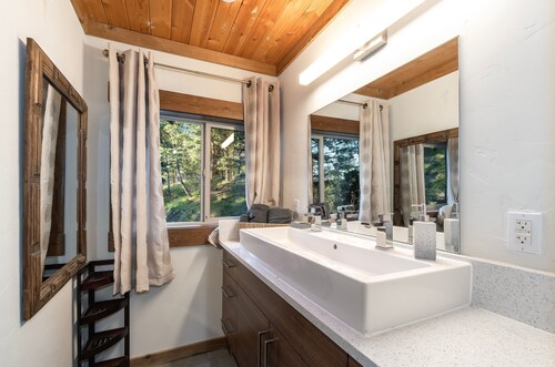Beautiful In Bigfork - Newly built Studio Apmt.