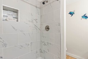 Hair dryer, towels - Pinnacle Port, C2-603 (Panama City Beach)