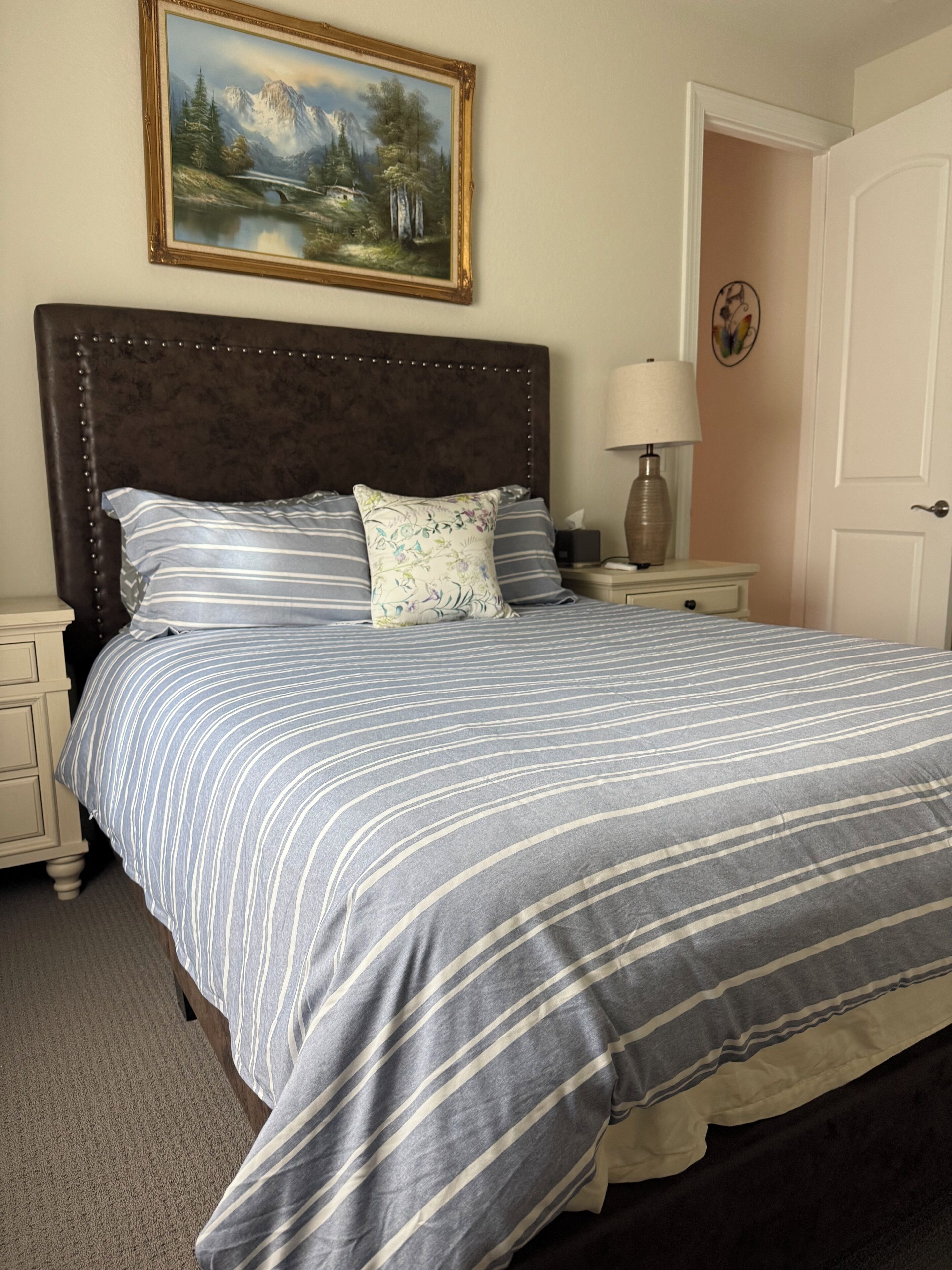 2 bedrooms, iron/ironing board, WiFi, bed sheets