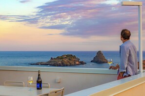Outdoor dining - Vrbo Property (Aci Castello)