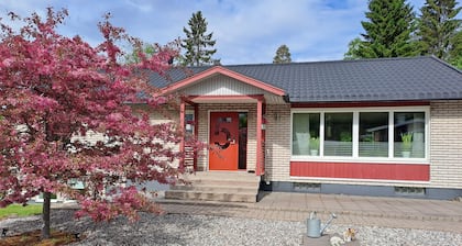 House with large social areas, fantastic backyard and bathroom with sauna and bathtub