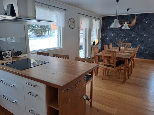 House with large social areas, fantastic backyard and bathroom with sauna and bathtub