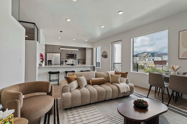 TV, offices - Stylish 2-Bedroom, 2-Bath Salt Lake City Apartment with Balcony (Salt Lake City)