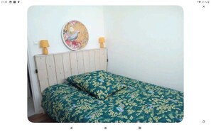 Room - Vrbo Property (Janzé)