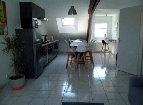 Functional, bright and quiet apartment in the center of Janzé