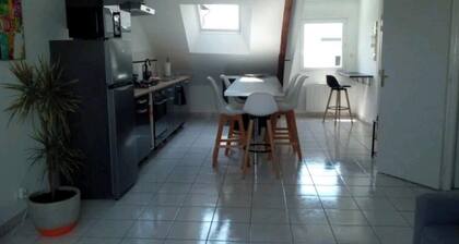 Functional, bright and quiet apartment in the center of Janzé