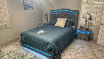 2 bedrooms, iron/ironing board, WiFi, bed sheets
