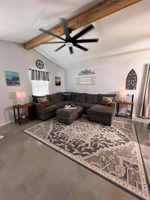 Living area - Cozy 2-bedroom house in beautiful Rockport in Holiday Beach West (Rockport)