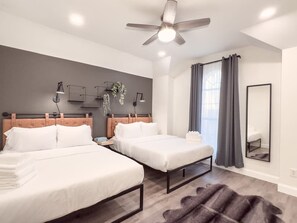 Desk, iron/ironing board, WiFi, bed sheets
