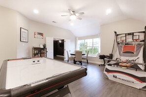 Spielezimmer