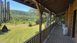 Property grounds - MV Cedar Lodge Sleeps 20 Fire Pit + Views (Mountain View)