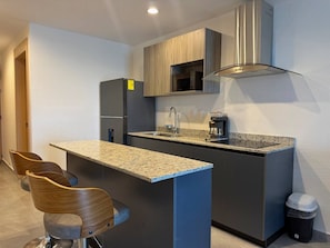 Coffee/tea maker, fridge, microwave, stovetop - Steps from the beach, rooftop pool with grill (Mazatlán)