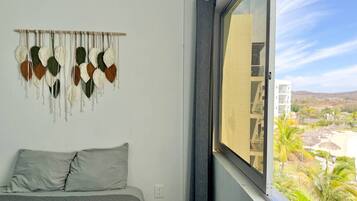 Desk, iron/ironing board, WiFi, bed sheets