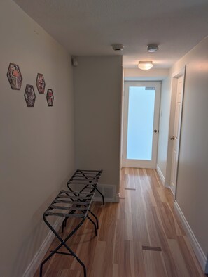 Interior - Safe, luxurious, private & bright suite (Delta)