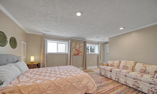 Large 2 bedroom suite with backyard