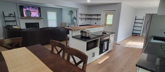 Serene 4-bedroom house in vibrant Athens near UGA