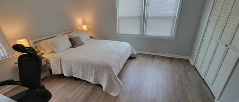 4 habitaciones, tabla de planchar con plancha, wifi y ropa de cama