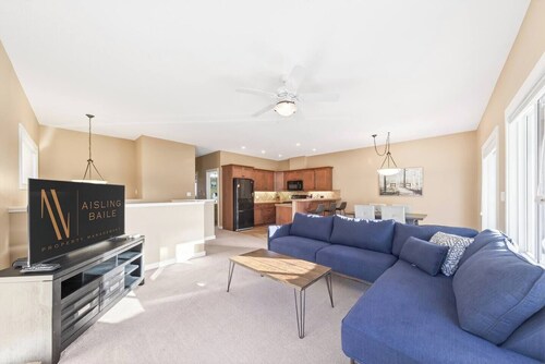 Timberline Crest | Balcony | Backyard | Pets Ok