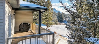 Timberline Crest | Balcony | Backyard | Pets Ok