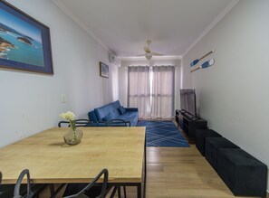 House - Apto a 750m da Praia da Enseada com Ar e Wi-fi (Guarujá)