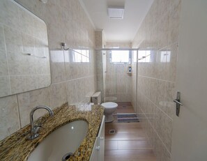 1 bedroom - Apto a 750m da Praia da Enseada com Ar e Wi-fi (Guarujá)