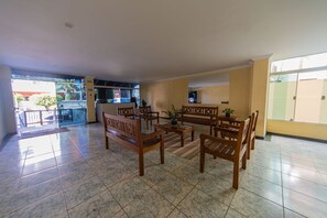 House - Apto a 750m da Praia da Enseada com Ar e Wi-fi (Guarujá)