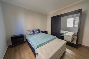 House - Apto a 750m da Praia da Enseada com Ar e Wi-fi (Guarujá)
