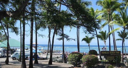 2-bedroom ocean golf course condo in beautiful Kailua-Kona w/ cool ocean breezes