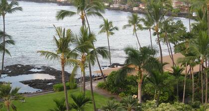 2-bedroom ocean golf course condo in beautiful Kailua-Kona w/ cool ocean breezes