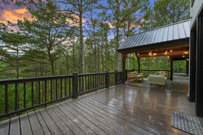 Terrace/patio - Wild Horse Lodge · Sleeps 25: Theatre, EV Charger & Secluded Retreat (Broken Bow)