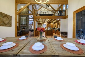 Dining - Wild Horse Lodge · Sleeps 25: Theatre, EV Charger & Secluded Retreat (Broken Bow)
