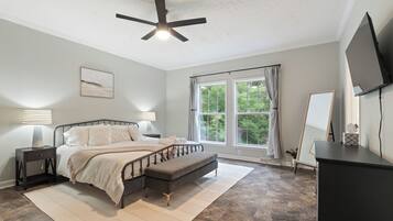 3 bedrooms, iron/ironing board, free WiFi, bed sheets
