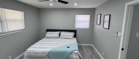 3 bedrooms, internet