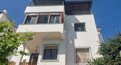 Awesome home in Prado del Rey