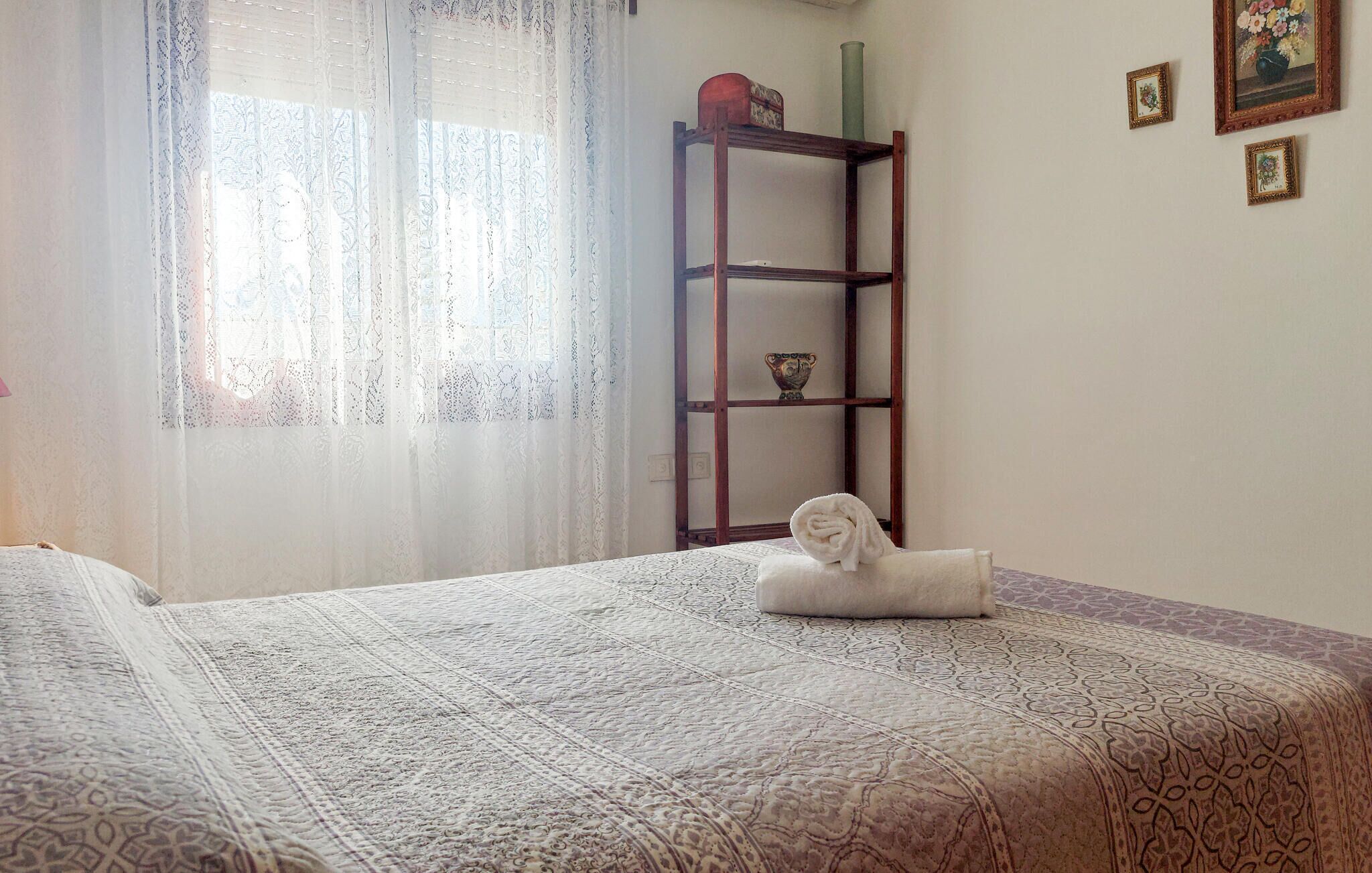 4 bedrooms, travel crib, free WiFi